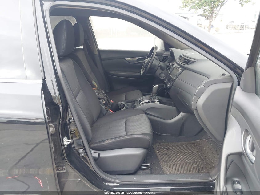 2020 Nissan Rogue VIN JN8AT2MT8LW042109 IAAI salvage auction — INTERIOR BURN, Salvage Title, sold $3,950 on 2026-07-06 (photo 5)