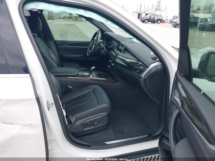 2018 BMW X5 VIN 5UXKR0C55J0X99070 IAAI salvage auction — RIGHT SIDE, Salvage Title, sold $6,900 on 2026-07-20 (photo 5)