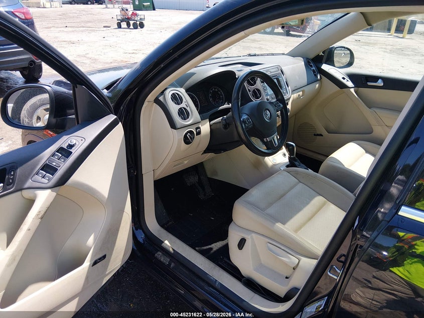 2014 Volkswagen Tiguan VIN WVGBV3AX7EW549282 IAAI salvage auction — SIDE, Clear (Virginia), sold $1,350 on 2026-07-24 (photo 5)