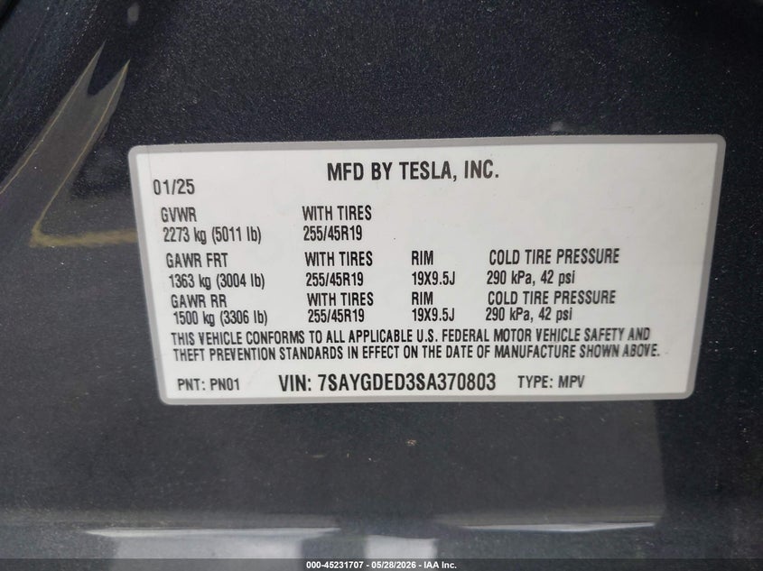2025 Tesla Model y VIN 7SAYGDED3SA370803 IAAI salvage auction — SIDE, Salvage Title, sold $10,100 on 2026-07-30 (photo 9)