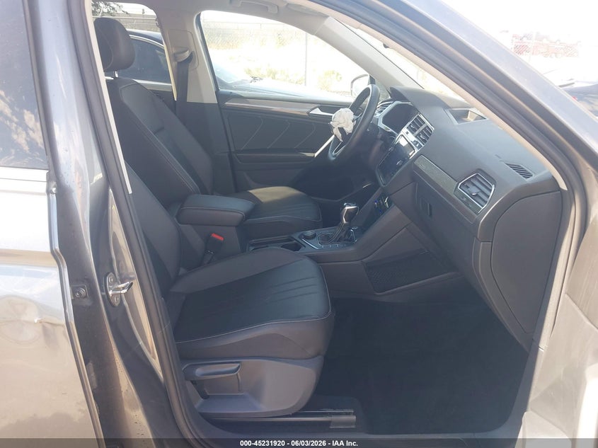 2022 Volkswagen Tiguan VIN 3VV2B7AX4NM037923 IAAI salvage auction — FRONT END, Salvage Title, sold $6,600 on 2026-07-05 (photo 5)