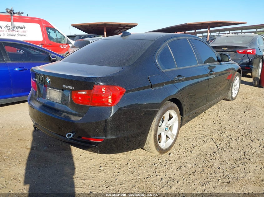 2015 BMW 3er VIN WBA3B5C52FP654362 IAAI salvage auction — NORMAL WEAR, Clear-Dealer Only (Arizona), sold $300 on 2026-07-14 (photo 4)