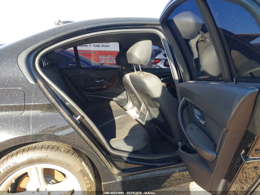 2015 BMW 3er VIN WBA3B5C52FP654362 IAAI salvage auction — NORMAL WEAR, Clear-Dealer Only (Arizona), sold $300 on 2026-07-14 (photo 8)