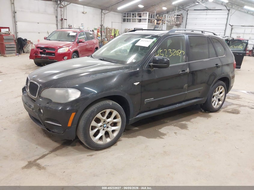 2011 BMW X5 VIN 5UXZV4C57BL739938 IAAI salvage auction — NORMAL WEAR, Clear (Pennsylvania), sold $225 on 2026-07-09 (photo 2)