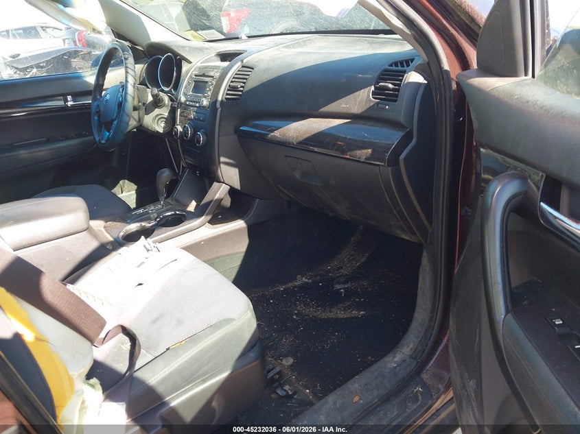 2011 Kia Sorento VIN 5XYKT3A19BG005090 IAAI salvage auction — ROLLOVER, Mv-907A (New York), sold $925 on 2026-07-09 (photo 5)