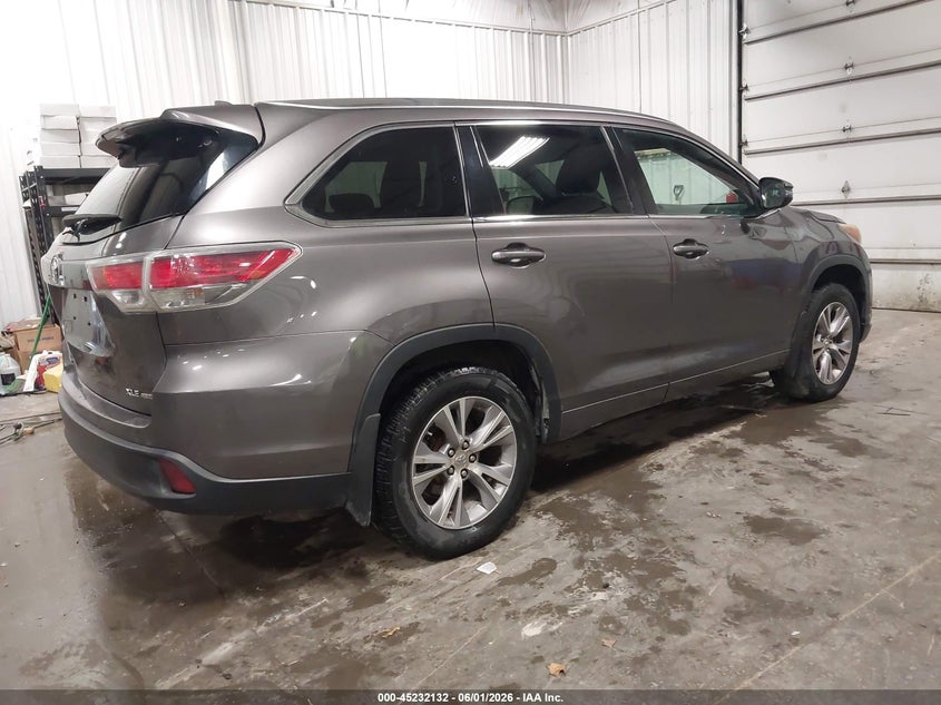 2015 Toyota Highlander VIN 5TDJKRFH3FS114967 IAAI salvage auction — HAIL, Salvage Title, sold $6,850 on 2026-07-07 (photo 4)