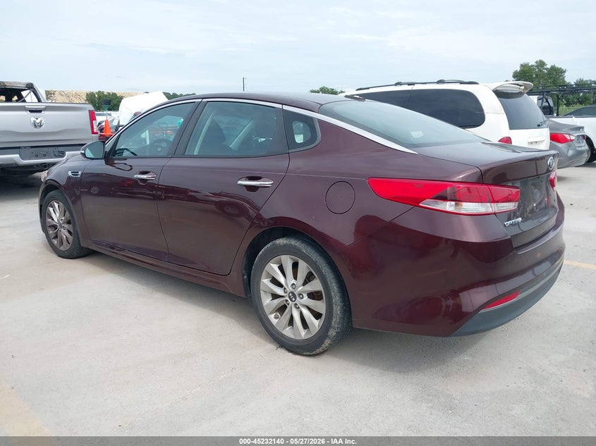 2017 Kia Optima VIN 5XXGT4L37HG122156 IAAI salvage auction — RIGHT FRONT, Original (Texas), sold $2,150 on 2026-07-30 (photo 3)