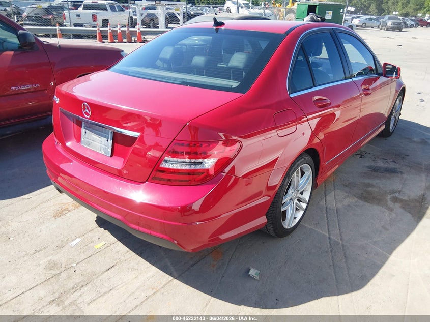 2014 Mercedes-benz C-klasse VIN WDDGF4HB9ER314393 IAAI salvage auction — REAR END, Salvage Title, sold $1,250 on 2026-07-23 (photo 4)