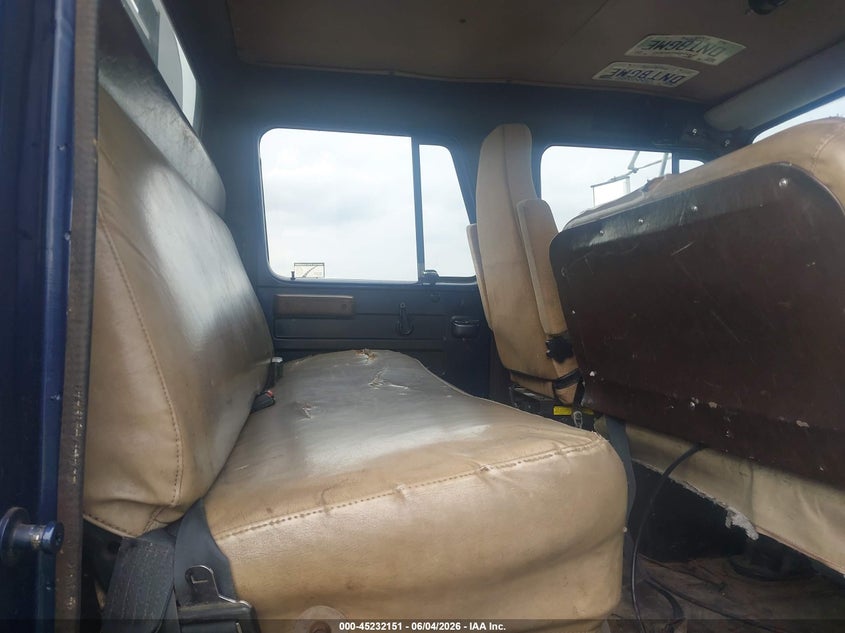1990 International 4000 series VIN 1HTSDTVP1LH215965 IAAI salvage auction — Burn Engine, Clear (Arkansas), sold $775 on 2026-07-31 (photo 7)