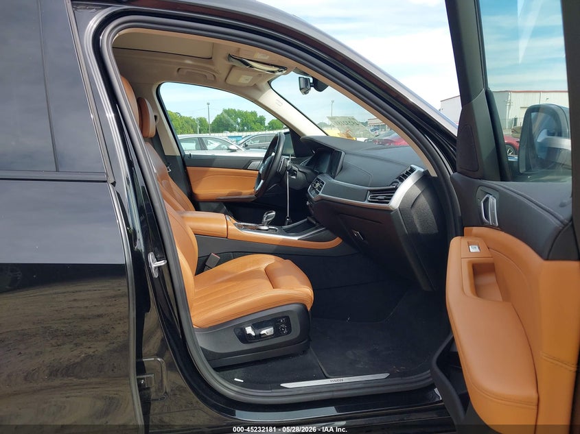 2022 BMW X7 VIN 5UXCW2C0XN9L04070 IAAI salvage auction — REAR END, Salvage Title, sold $22,650 on 2026-07-30 (photo 5)