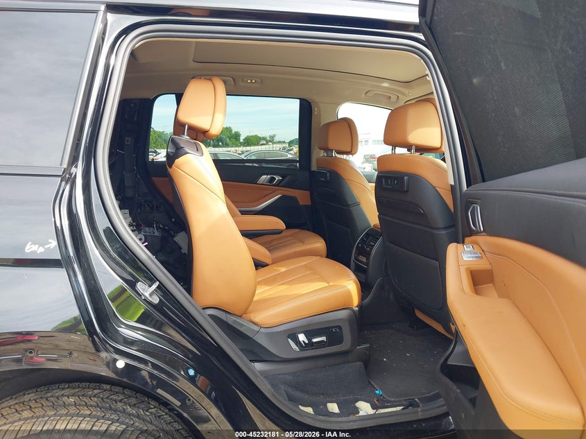 2022 BMW X7 VIN 5UXCW2C0XN9L04070 IAAI salvage auction — REAR END, Salvage Title, sold $22,650 on 2026-07-30 (photo 8)