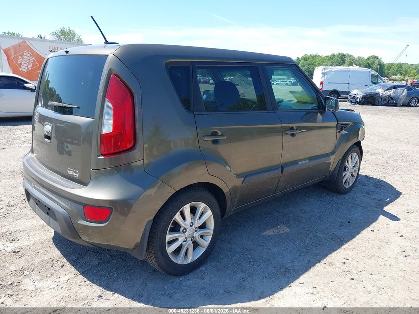 2013 Kia Soul VIN KNDJT2A59D7558704 IAAI salvage auction — FRONT & REAR, Salvage Title, sold $400 on 2026-07-14 (photo 4)