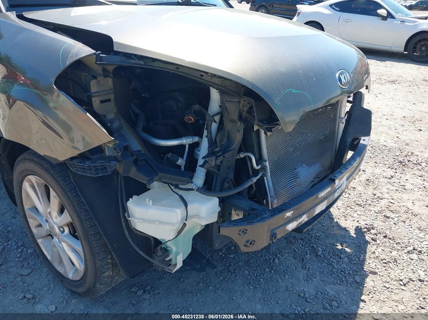 2013 Kia Soul VIN KNDJT2A59D7558704 IAAI salvage auction — FRONT & REAR, Salvage Title, sold $400 on 2026-07-14 (photo 6)