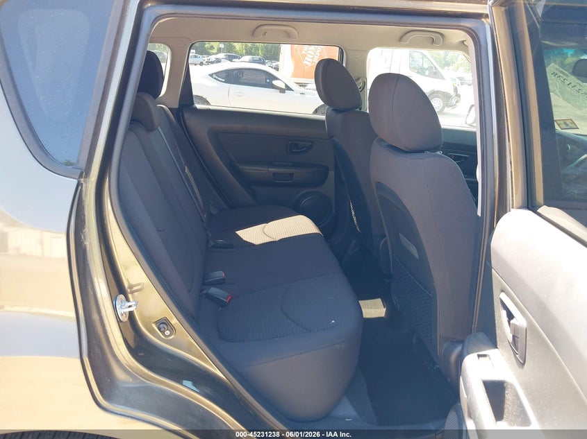 2013 Kia Soul VIN KNDJT2A59D7558704 IAAI salvage auction — FRONT & REAR, Salvage Title, sold $400 on 2026-07-14 (photo 8)
