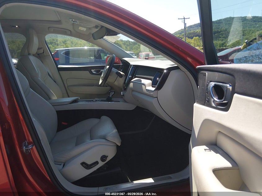 2019 Volvo Xc60 VIN LYV102RL6KB296905 IAAI salvage auction — RIGHT SIDE, Salvage Title, sold $7,250 on 2026-07-22 (photo 5)