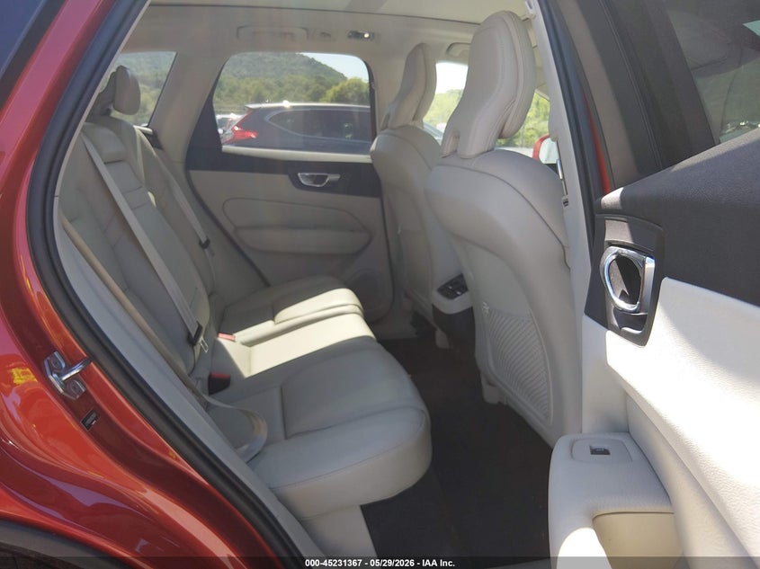 2019 Volvo Xc60 VIN LYV102RL6KB296905 IAAI salvage auction — RIGHT SIDE, Salvage Title, sold $7,250 on 2026-07-22 (photo 8)