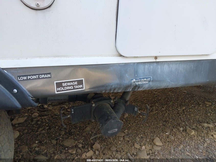 2013 Coachmen Apex VIN 5ZT2CXVB2DA002933 IAAI salvage auction — ROOF, Salvage (Pennsylvania), sold $25 on 2026-07-23 (photo 6)