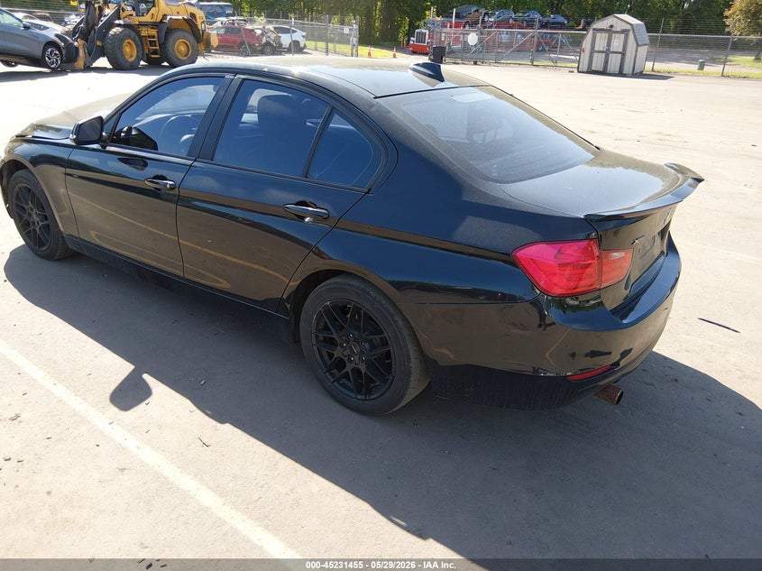 2013 BMW 3er VIN WBA3B5C57DF138646 IAAI salvage auction — RIGHT FRONT, Salvage Title, sold $650 on 2026-07-16 (photo 3)