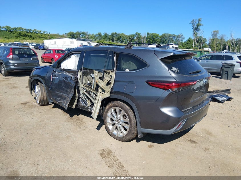 2020 Toyota Highlander VIN 5TDXBRCH8LS006452 IAAI salvage auction — LEFT SIDE, Salvage Title, sold $7,400 on 2026-07-23 (photo 3)