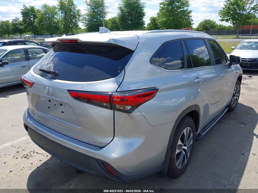 2023 Toyota Highlander VIN 5TDKDRAH2PS523436 IAAI salvage auction — INTERIOR BURN, Salvage Title, sold $12,950 on 2026-07-06 (photo 4)