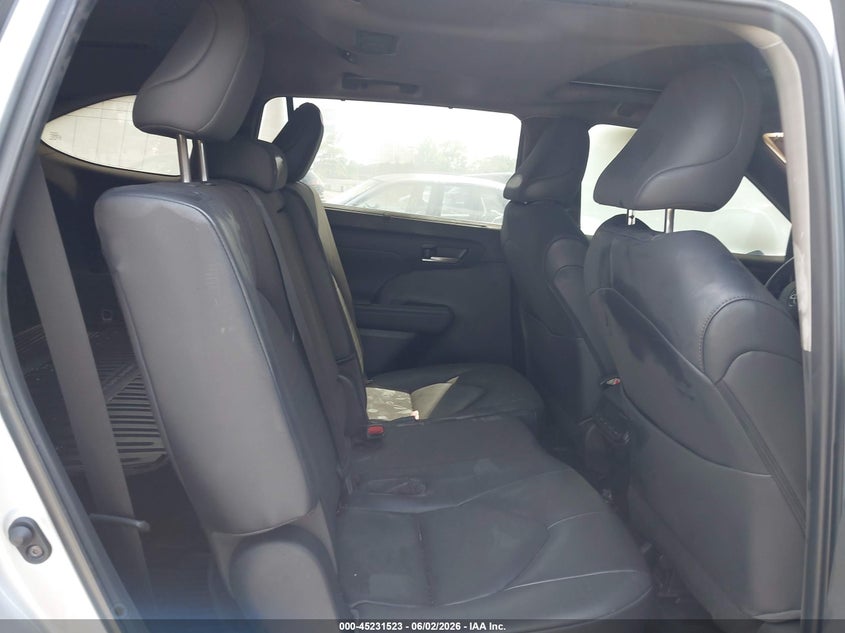 2023 Toyota Highlander VIN 5TDKDRAH2PS523436 IAAI salvage auction — INTERIOR BURN, Salvage Title, sold $12,950 on 2026-07-06 (photo 8)