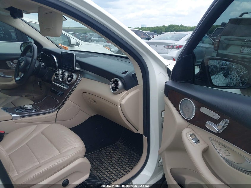 2019 Mercedes-benz Glc VIN WDC0G4KB1KV167663 IAAI salvage auction — HAIL, Salvage Title, sold $10,500 on 2026-07-14 (photo 5)