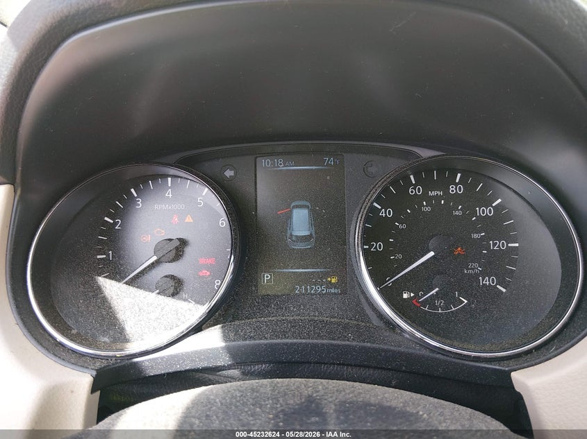 2017 Nissan Rogue VIN JN8AT2MVXHW273957 IAAI salvage auction — RIGHT SIDE, Salvage (Connecticut), sold $625 on 2026-07-14 (photo 7)