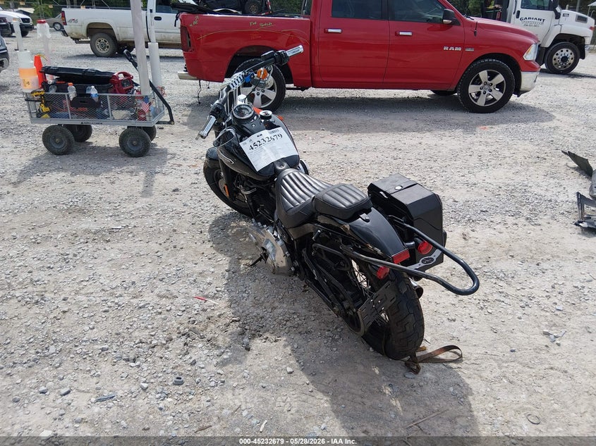 2021 Harley-davidson VIN 1HD1YDJ13MB068880 IAAI salvage auction — LEFT SIDE, Salvage Title, sold $200 on 2026-07-28 (photo 3)