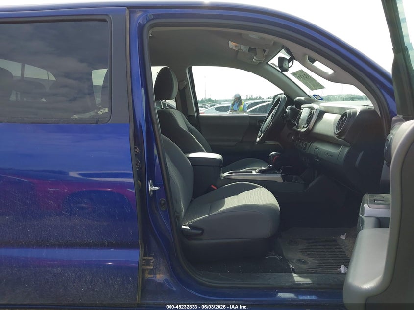 2022 Toyota Tacoma VIN 3TMCZ5AN2NM507934 IAAI salvage auction — FRONT & REAR, Original (Texas), sold $10,500 on 2026-07-30 (photo 5)