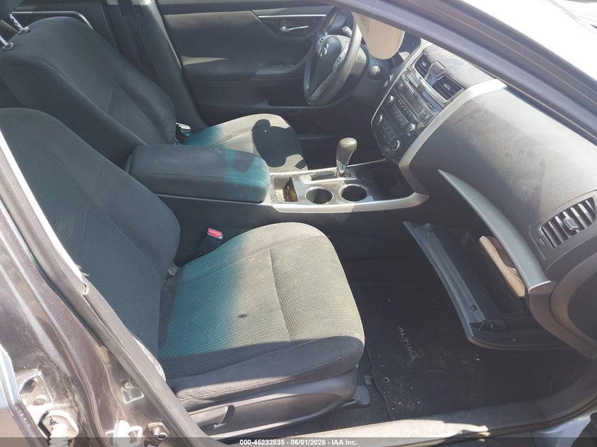 2014 Nissan Altima VIN 1N4AL3AP3EN357598 IAAI salvage auction — RIGHT FRONT, Salvage Title, sold $450 on 2026-07-29 (photo 5)