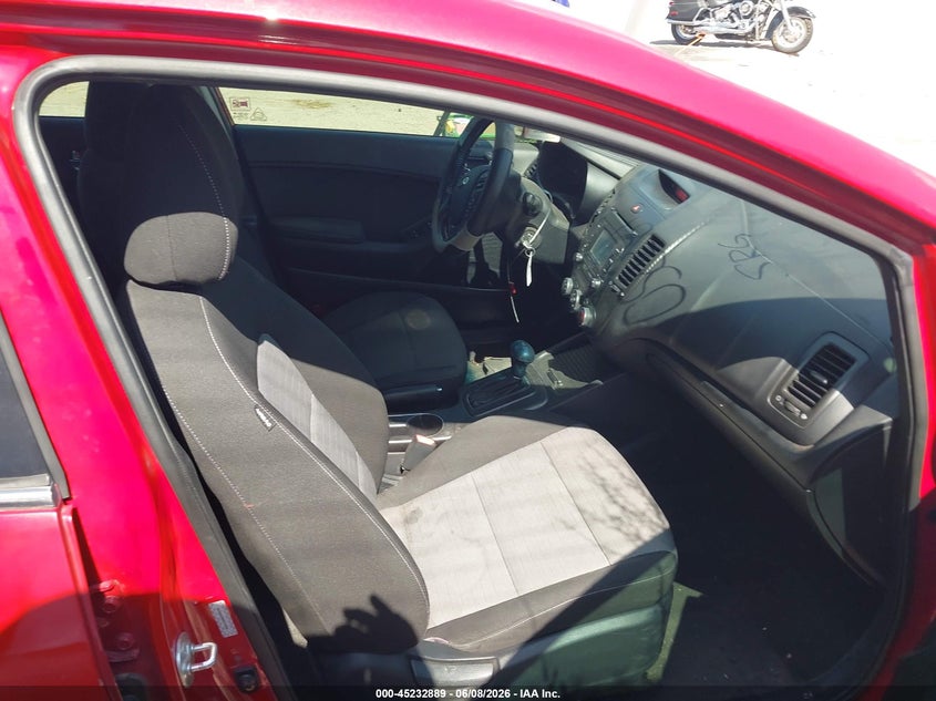 2014 Kia Forte VIN KNAFX4A86E5050281 IAAI salvage auction — REAR END, Salvage Title, sold $975 on 2026-07-16 (photo 5)
