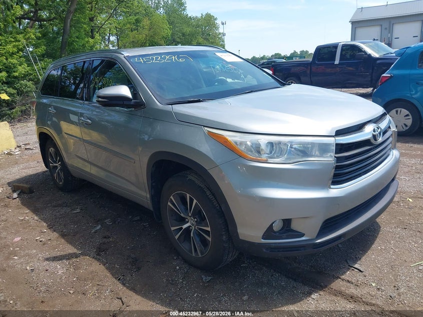 2016 Toyota Highlander VIN 5TDJKRFH5GS274589 IAAI salvage auction — LEFT SIDE, Clear (Indiana), sold $11,550 on 2026-07-08 (photo 1)