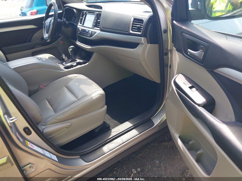 2016 Toyota Highlander VIN 5TDJKRFH5GS274589 IAAI salvage auction — LEFT SIDE, Clear (Indiana), sold $11,550 on 2026-07-08 (photo 5)