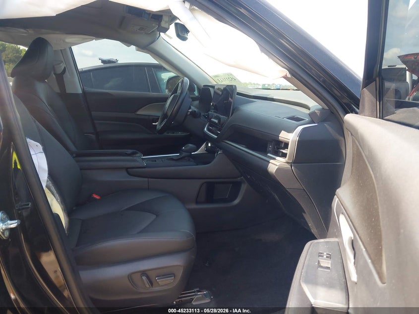 2024 Toyota Highlander VIN 5TDAAAA56RS015405 IAAI salvage auction — RIGHT FRONT, Salvage Title, sold $27,500 on 2026-07-08 (photo 5)