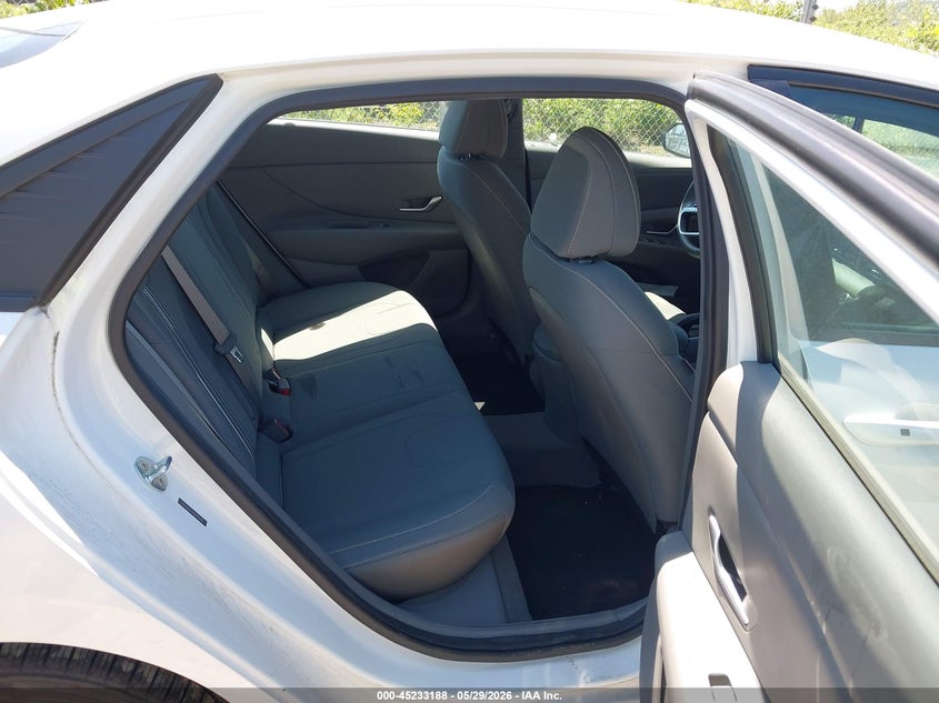 2022 Hyundai Elantra VIN 5NPLM4AG6NH074635 IAAI salvage auction — FRONT END, Salvage Title, sold $3,850 on 2026-07-21 (photo 8)
