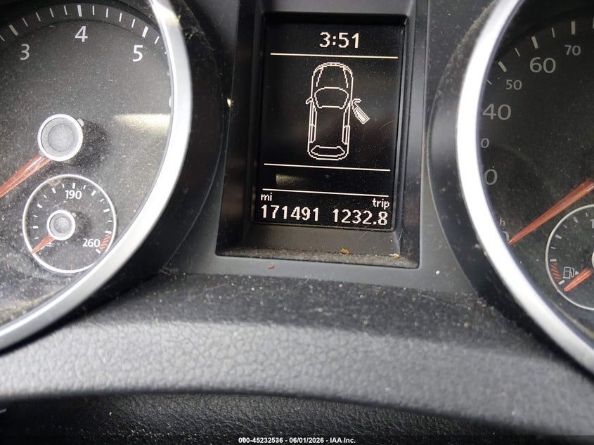 2013 Volkswagen Gti VIN WVWHV7AJ4DW127308 IAAI salvage auction — NORMAL WEAR, Salvage Title, sold $1,225 on 2026-08-10 (photo 7)