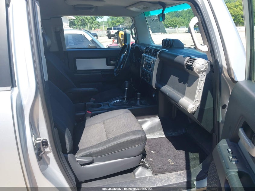 2008 Toyota Fj cruiser VIN JTEBU11F28K052747 IAAI salvage auction — NORMAL WEAR, Original (Ohio), sold $4,100 on 2026-07-13 (photo 5)