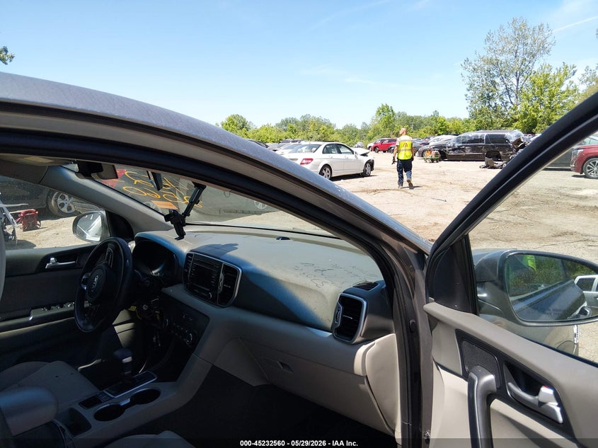2017 Kia Sportage VIN KNDPMCAC8H7167108 IAAI salvage auction — THEFT, Salvage Title, sold $2,400 on 2026-07-07 (photo 5)
