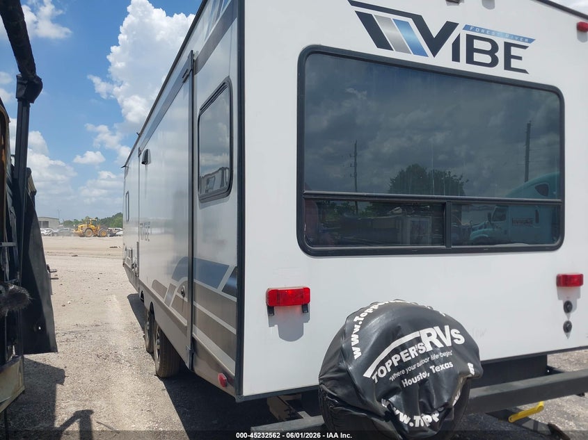 2022 Forest River Vibe VIN 4X4TVBD27N4121348 IAAI salvage auction — UNKNOWN, Original (Texas), sold $7,700 on 2026-09-16 (photo 3)