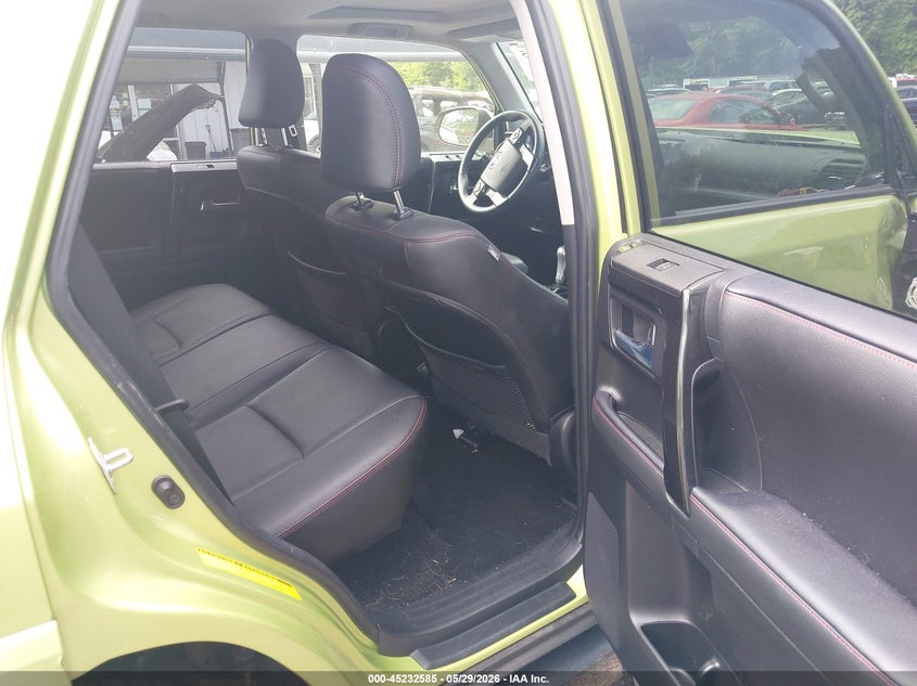 2022 Toyota 4runner VIN JTELU5JR8N6083883 IAAI salvage auction — FRONT END, Salvage (Connecticut), sold $23,500 on 2026-07-30 (photo 8)