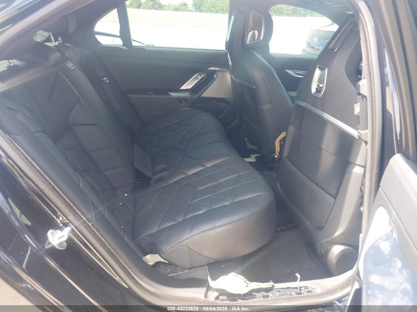 2023 BMW 7er VIN WBA33EJ0XPCM28471 IAAI salvage auction — WATER/FLOOD, Salvage Title, sold $20,100 on 2026-07-30 (photo 8)