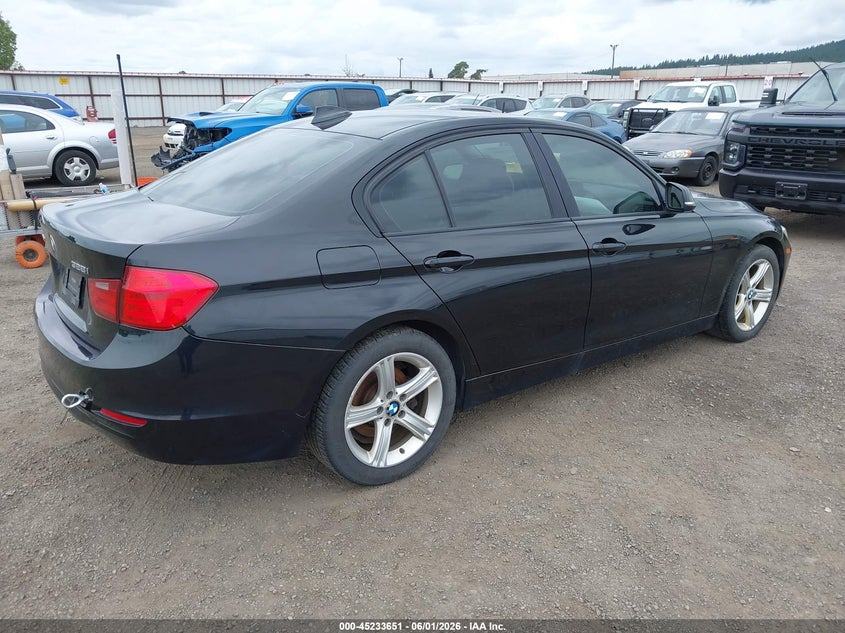 2013 BMW 3er VIN WBA3B5C56DF597957 IAAI salvage auction — NORMAL WEAR, Clear (Idaho), sold $500 on 2026-07-14 (photo 4)