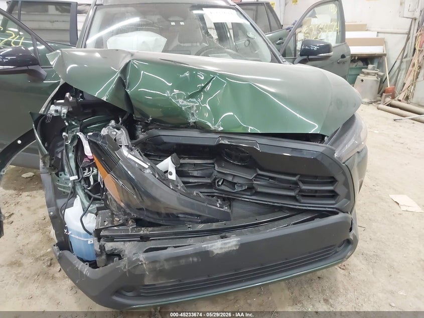 2026 Toyota Corolla cross VIN 7MUCAABG9TV162677 IAAI salvage auction — RIGHT FRONT, Salvage Title, sold $4,800 on 2026-07-09 (photo 6)