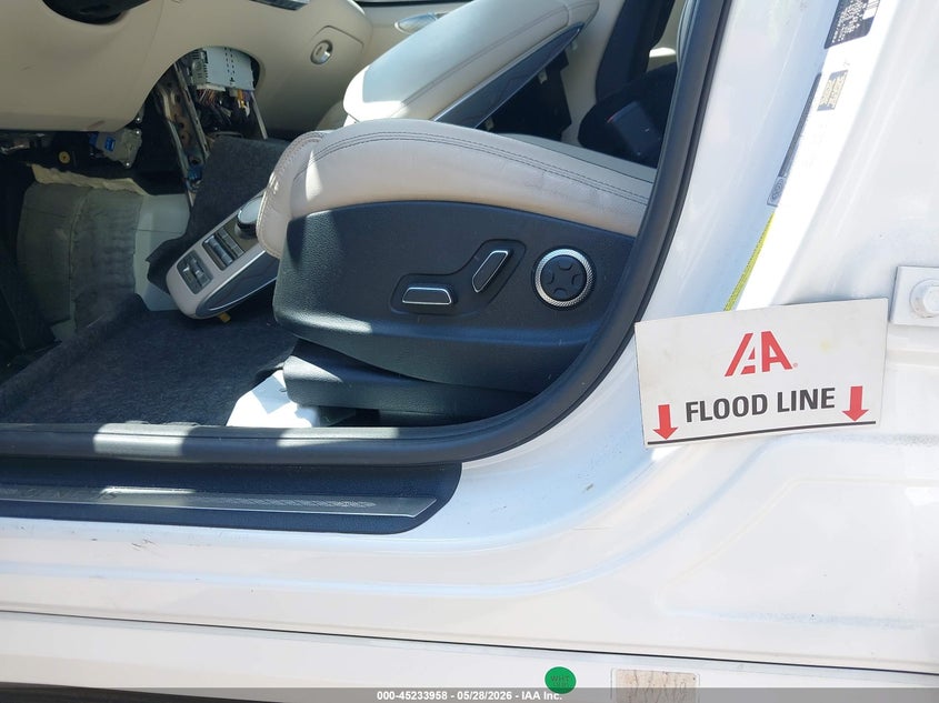 2022 Genesis Gv70 VIN KMUMADTB7NU069560 IAAI salvage auction — WATER/FLOOD, Salvage Title, sold $7,200 on 2026-07-25 (photo 6)