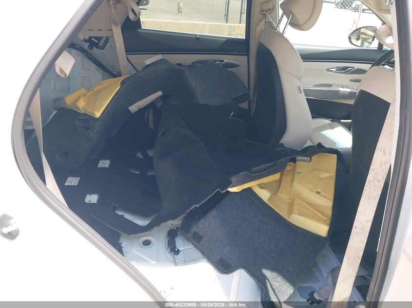 2022 Genesis Gv70 VIN KMUMADTB7NU069560 IAAI salvage auction — WATER/FLOOD, Salvage Title, sold $7,200 on 2026-07-25 (photo 8)