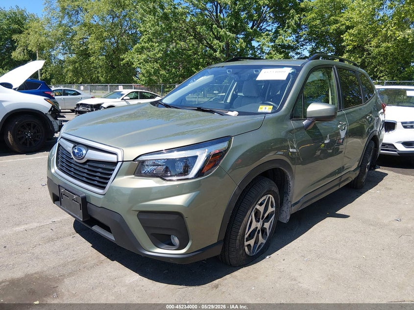 2021 Subaru Forester VIN JF2SKAJC8MH521736 IAAI salvage auction — SIDE, Salvage Title, sold $7,400 on 2026-07-20 (photo 2)