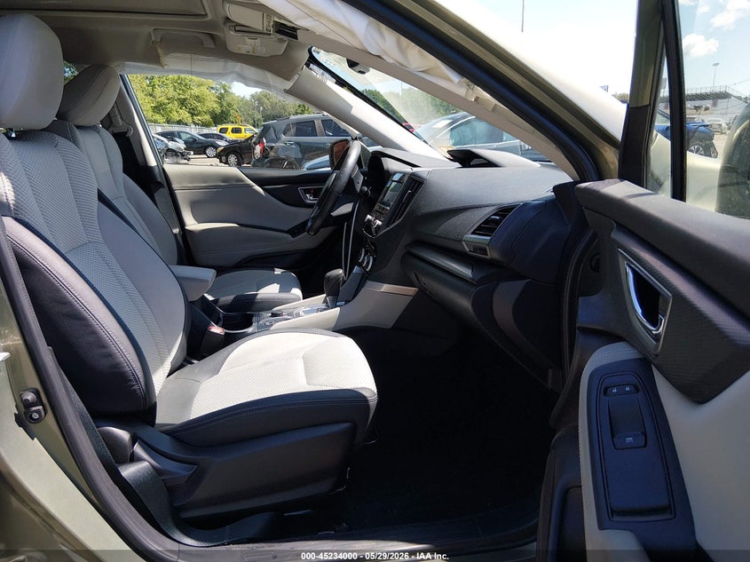 2021 Subaru Forester VIN JF2SKAJC8MH521736 IAAI salvage auction — SIDE, Salvage Title, sold $7,400 on 2026-07-20 (photo 5)