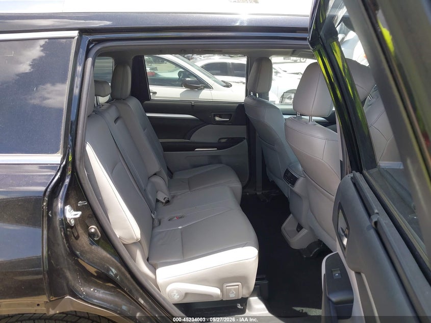 2019 Toyota Highlander VIN 5TDKZRFH8KS565659 IAAI salvage auction — REAR END, Salvage Title, sold $12,000 on 2026-07-09 (photo 8)