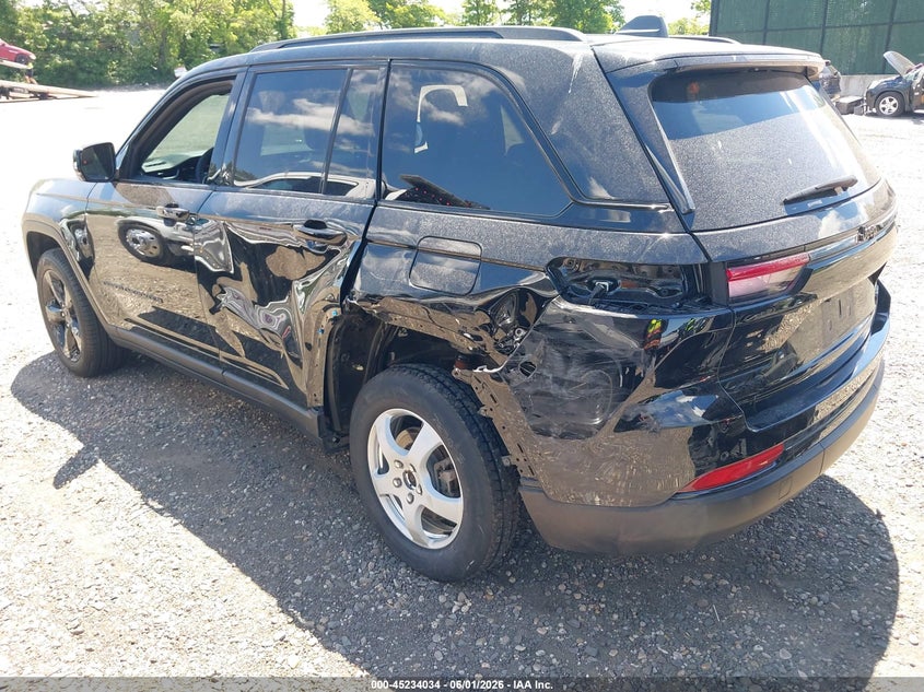 2025 Jeep Grand cherokee VIN 1C4RJHBG9SC336132 IAAI salvage auction — SIDE, Salvage Title, sold $22,350 on 2026-09-15 (photo 3)