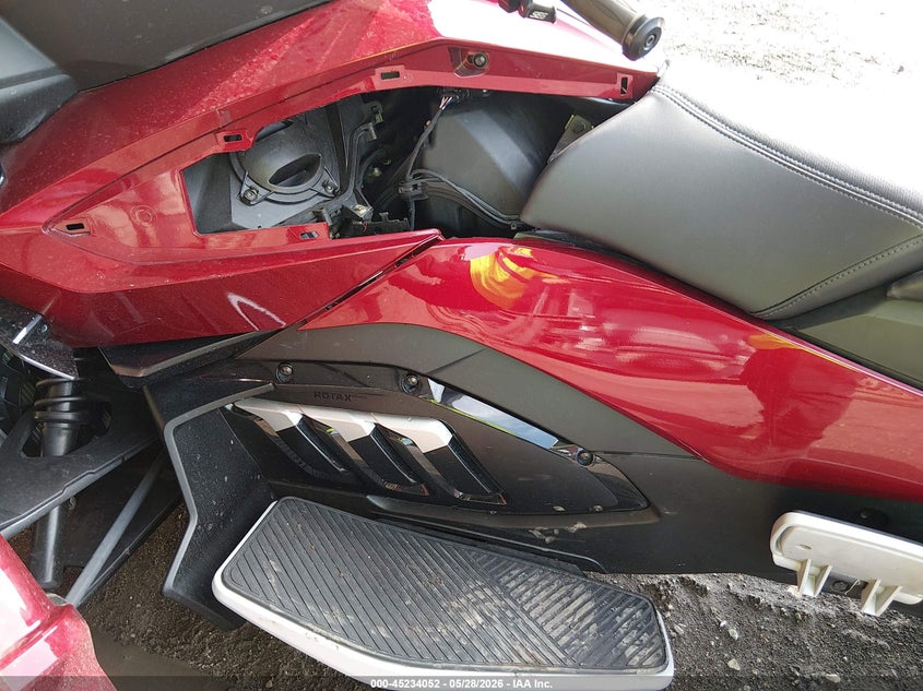 2023 Can-am/ brp Spyder VIN 2BXNBDD26PV005312 IAAI salvage auction — FRONT END, Salvage Title, sold $9,100 on 2026-08-11 (photo 9)